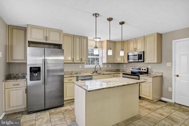 10886 MOORE ST, Waldorf, MD 20603
