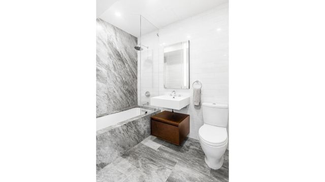287 E Houston St Apt 7B, New York City, NY 10002