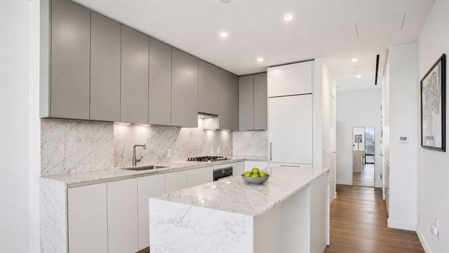 287 E Houston St Apt 7B, New York City, NY 10002