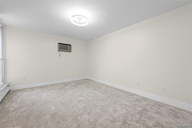 4921 Crooks Road N10, Royal Oak, MI 48073