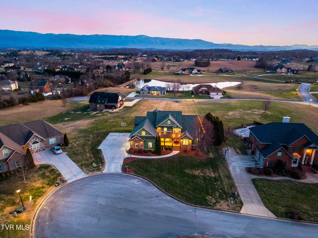 306 East Hawthorne Court, Greeneville, TN 37745