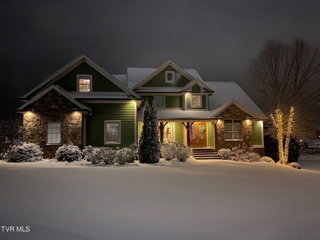 306 East Hawthorne Court, Greeneville, TN 37745