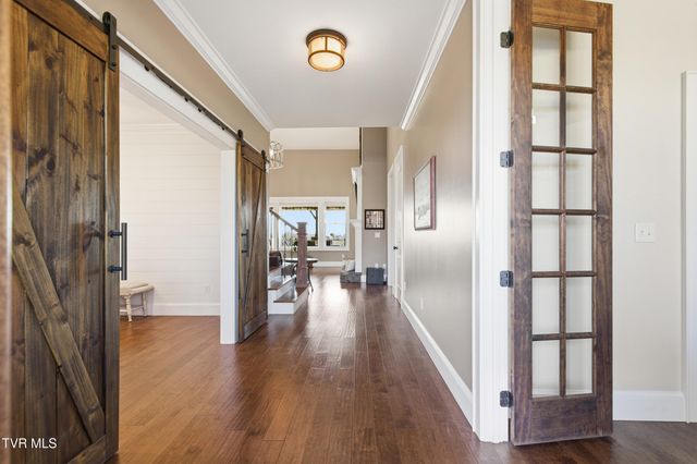 306 East Hawthorne Court, Greeneville, TN 37745