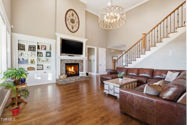 306 East Hawthorne Court, Greeneville, TN 37745