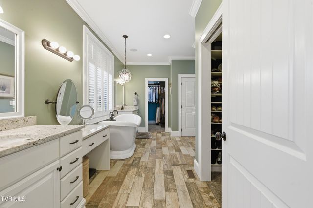 306 East Hawthorne Court, Greeneville, TN 37745