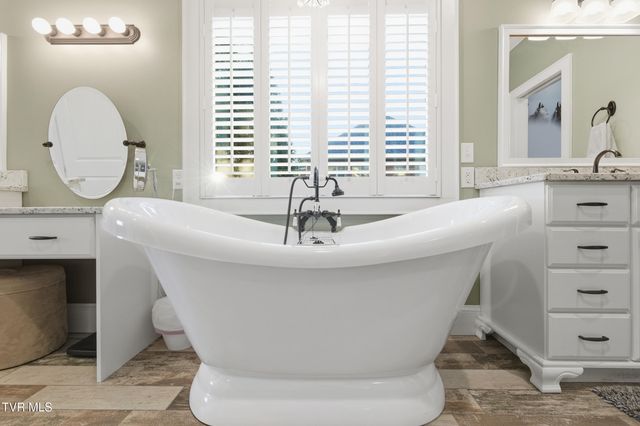 306 East Hawthorne Court, Greeneville, TN 37745