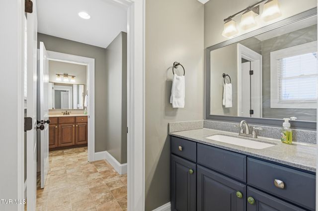 306 East Hawthorne Court, Greeneville, TN 37745