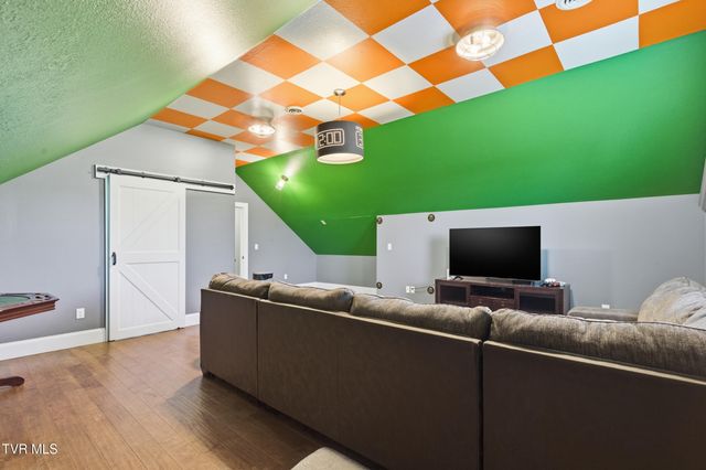 306 East Hawthorne Court, Greeneville, TN 37745