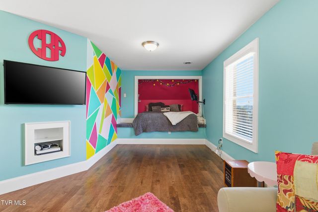 306 East Hawthorne Court, Greeneville, TN 37745