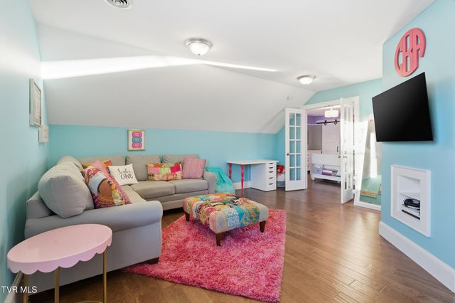 306 East Hawthorne Court, Greeneville, TN 37745