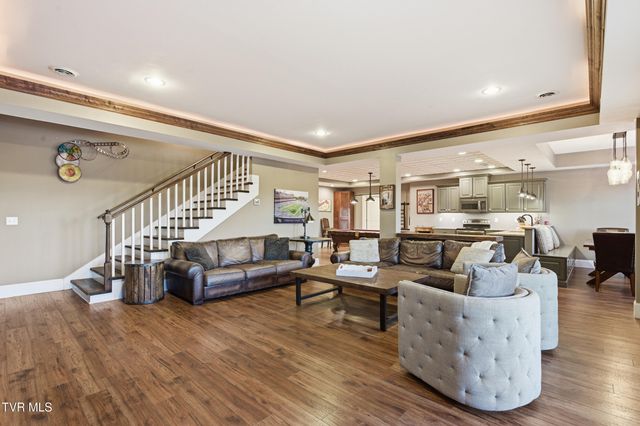 306 East Hawthorne Court, Greeneville, TN 37745