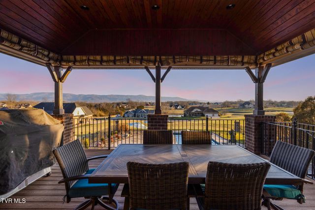 306 East Hawthorne Court, Greeneville, TN 37745