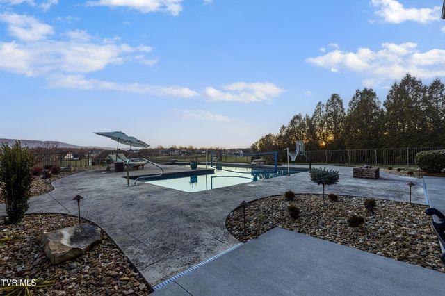 306 East Hawthorne Court, Greeneville, TN 37745