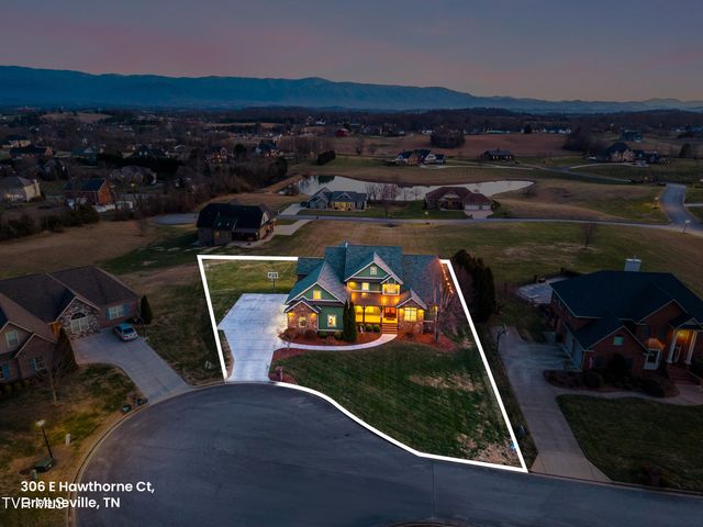 306 East Hawthorne Court, Greeneville, TN 37745