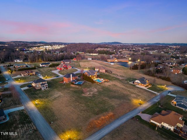 306 East Hawthorne Court, Greeneville, TN 37745