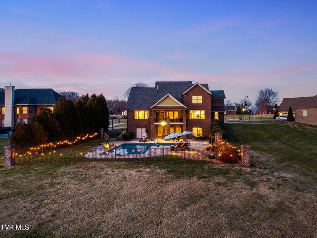 306 East Hawthorne Court, Greeneville, TN 37745