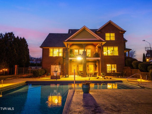 306 East Hawthorne Court, Greeneville, TN 37745