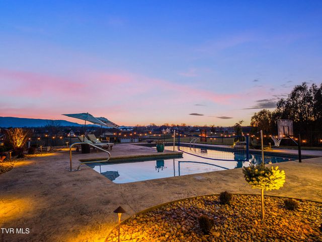 306 East Hawthorne Court, Greeneville, TN 37745