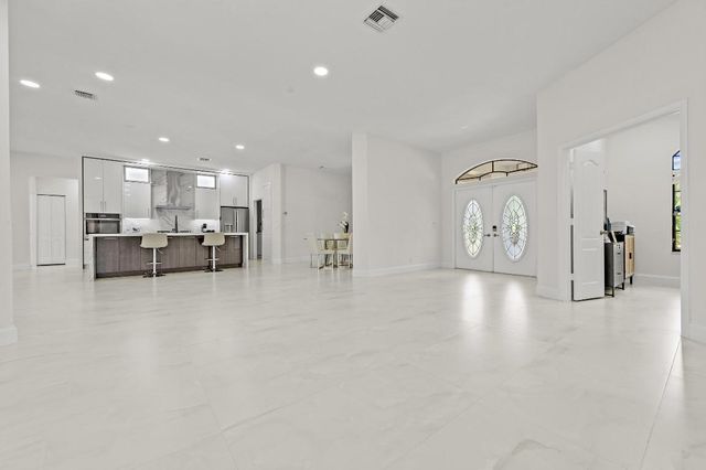 15922 83rd Lane N, Loxahatchee, FL 33470