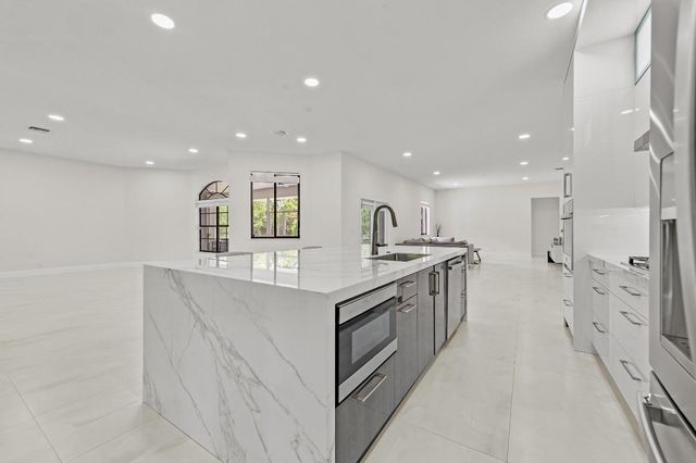 15922 83rd Lane N, Loxahatchee, FL 33470