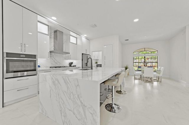 15922 83rd Lane N, Loxahatchee, FL 33470