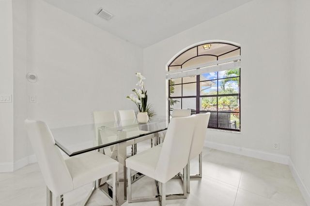 15922 83rd Lane N, Loxahatchee, FL 33470