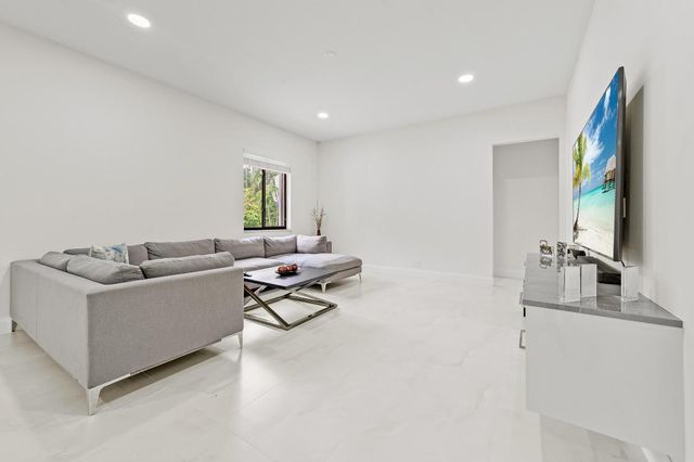 15922 83rd Lane N, Loxahatchee, FL 33470