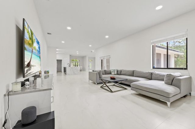 15922 83rd Lane N, Loxahatchee, FL 33470