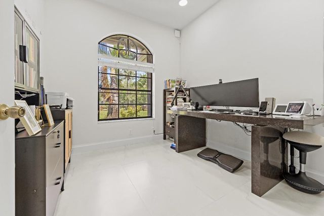 15922 83rd Lane N, Loxahatchee, FL 33470