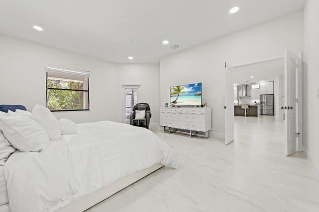 15922 83rd Lane N, Loxahatchee, FL 33470