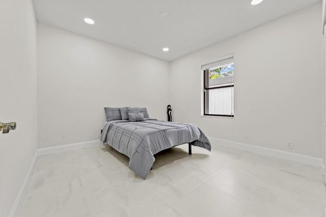 15922 83rd Lane N, Loxahatchee, FL 33470