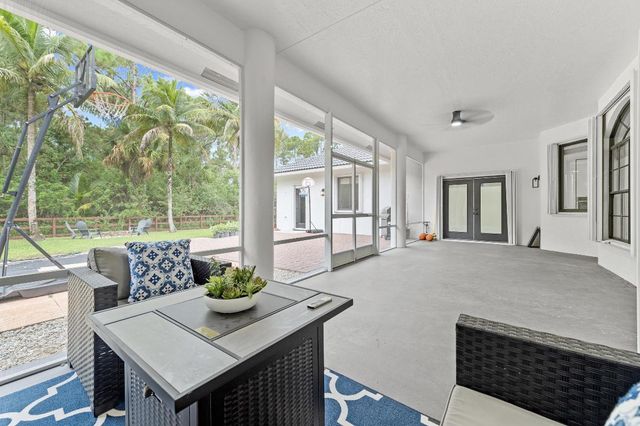 15922 83rd Lane N, Loxahatchee, FL 33470