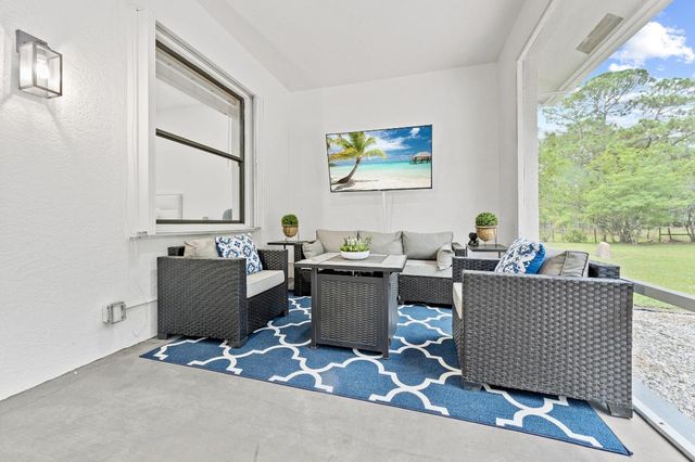 15922 83rd Lane N, Loxahatchee, FL 33470