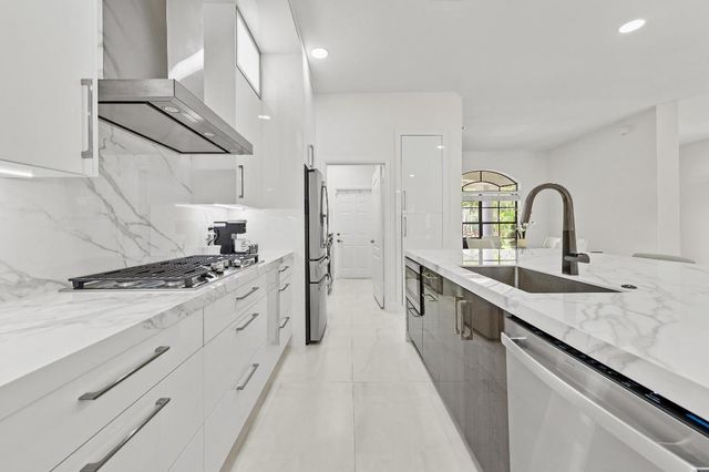 15922 83rd Lane N, Loxahatchee, FL 33470