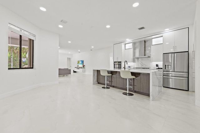 15922 83rd Lane N, Loxahatchee, FL 33470