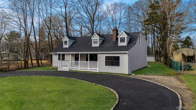 32 Valentine Road, Shoreham, NY 11786