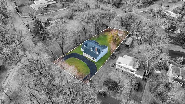 32 Valentine Road, Shoreham, NY 11786