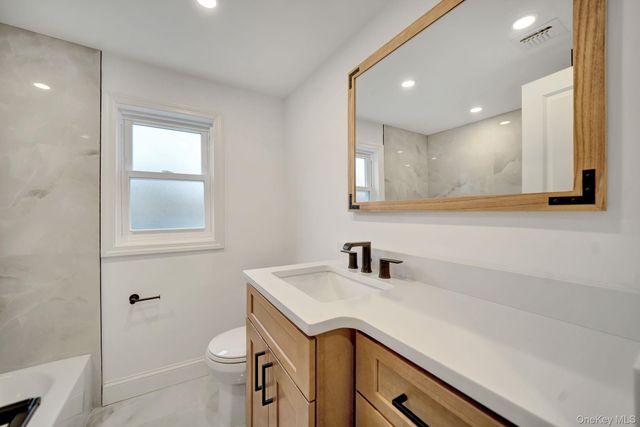 32 Valentine Road, Shoreham, NY 11786