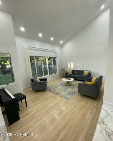 604 Van Note Parkway, Oakhurst, NJ 07755