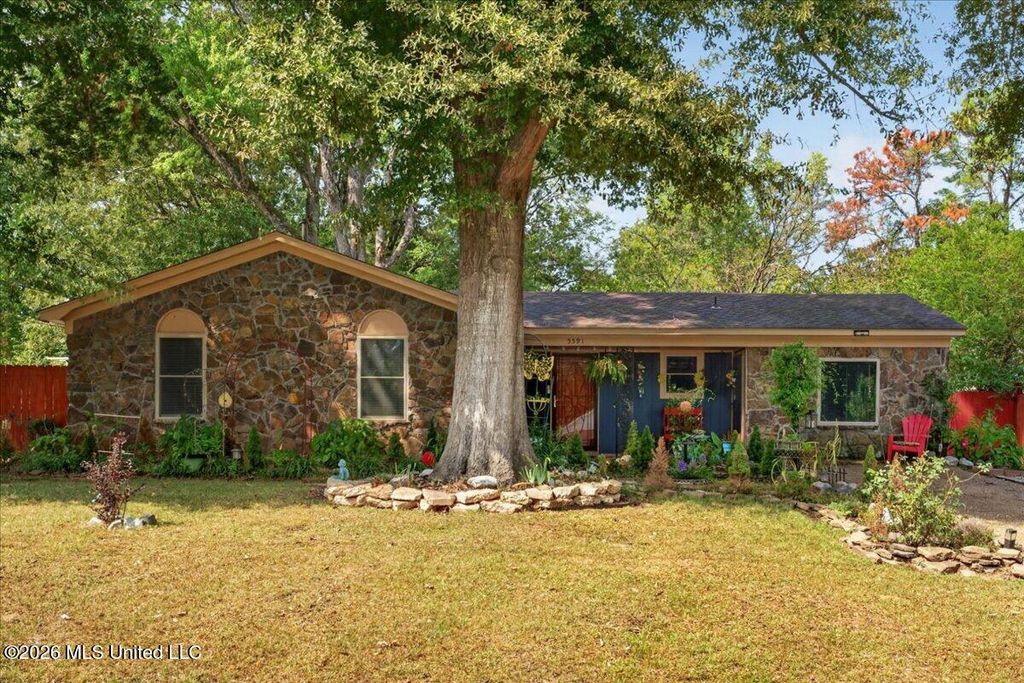 5591 Cherokee Drive, Horn Lake, MS 38637 — exterior