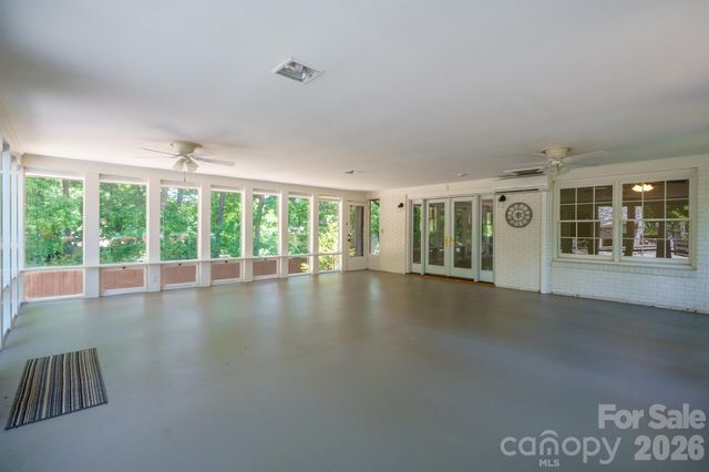 240 36th Avenue Circle NW, Hickory, NC 28601