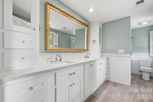 240 36th Avenue Circle NW, Hickory, NC 28601