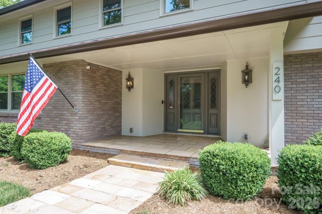 240 36th Avenue Circle NW, Hickory, NC 28601