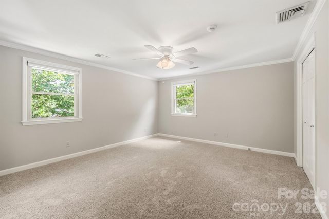 240 36th Avenue Circle NW, Hickory, NC 28601