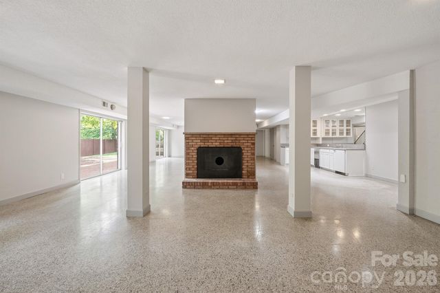 240 36th Avenue Circle NW, Hickory, NC 28601