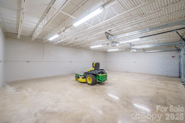 240 36th Avenue Circle NW, Hickory, NC 28601