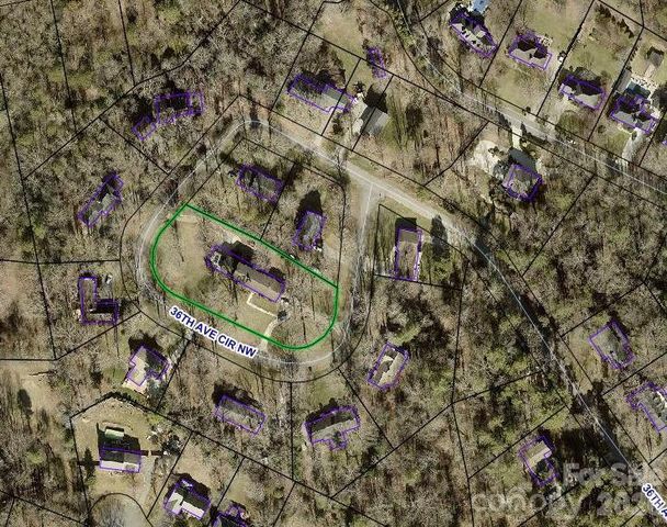 240 36th Avenue Circle NW, Hickory, NC 28601