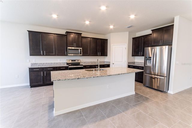 32183 CONCHSHELL SAIL STREET, Wesley Chapel, FL 33545