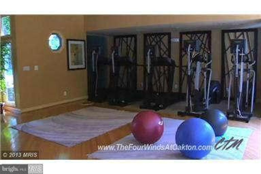 Image 2 of property listing at 3178 SUMMIT SQUARE DR #A3, Oakton, VA 22124