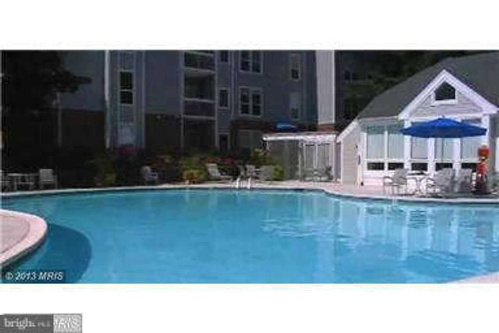 Image 3 of property listing at 3178 SUMMIT SQUARE DR #A3, Oakton, VA 22124